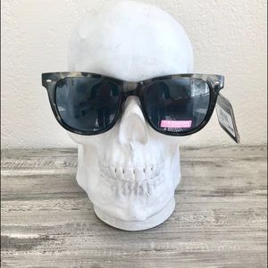 Brand new, never worn, Foster Grant sunglasses